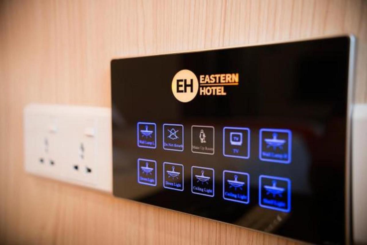 Eastern Hotel Янгон Екстериор снимка